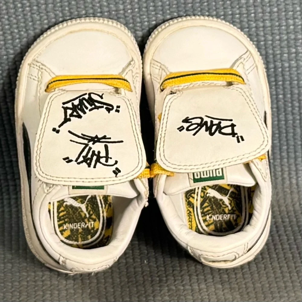 PUMA Toddler Minions Basket Tongue Sneakers Size 4C‎